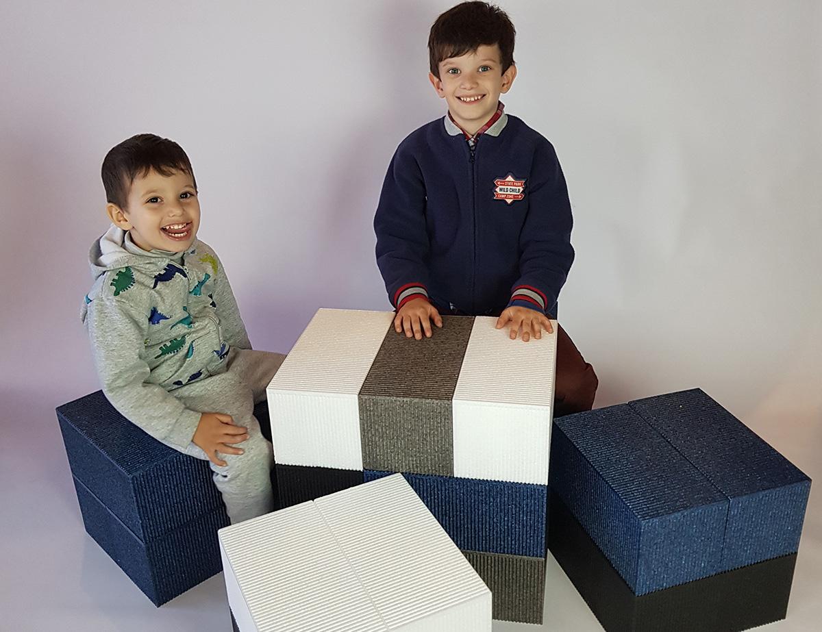 Mesa Chica y 4 Bancos Chicos Blocket - Ladrillos Gigantes — imagen 4