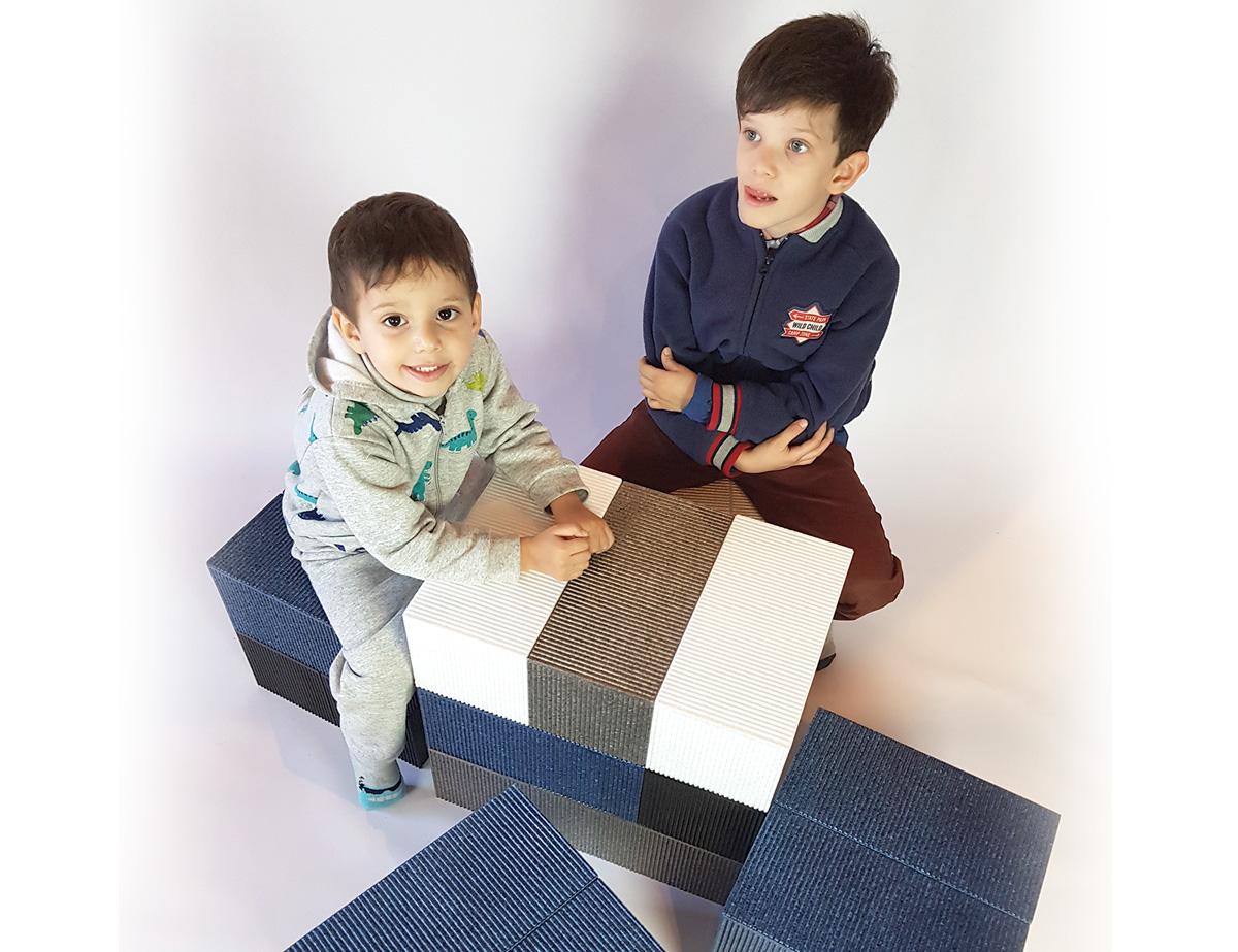 Mesa Chica y 4 Bancos Chicos Blocket - Ladrillos Gigantes — imagen 5